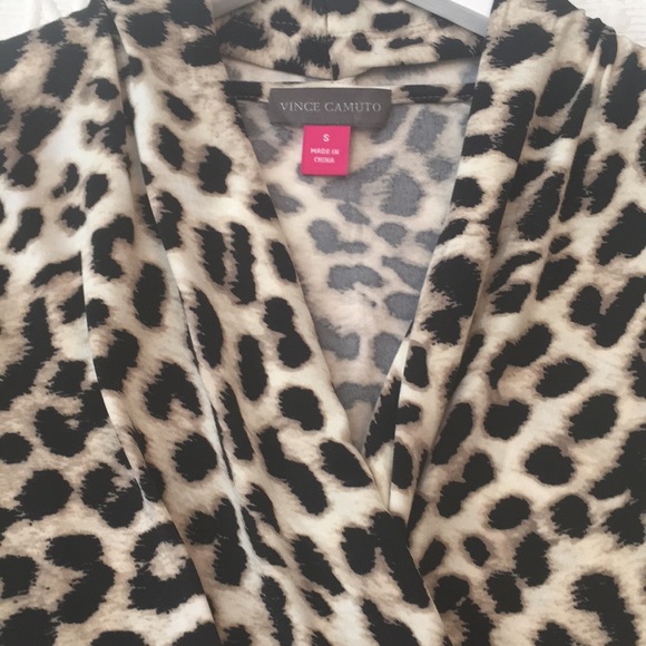 Vince Camuto leopard sleeveless top - Picture 8 of 9